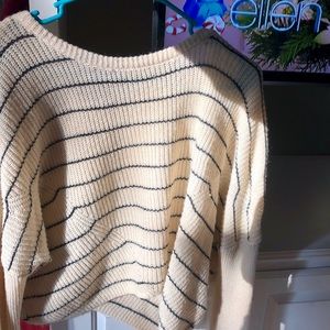 URBAN OUTFITTERS SWEATER ;